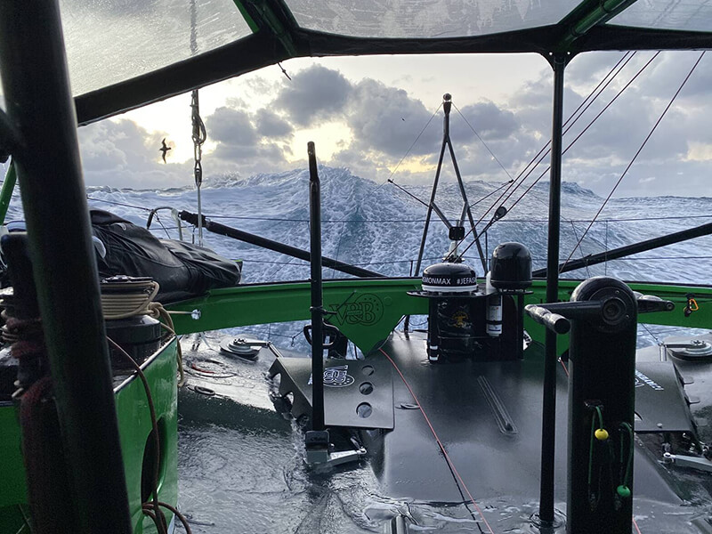 mer déchainée vendée globe Maxime Sorel