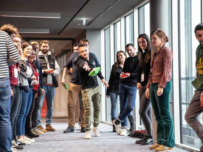 Journée d'entreprise V and B 2023 activité Cornhole